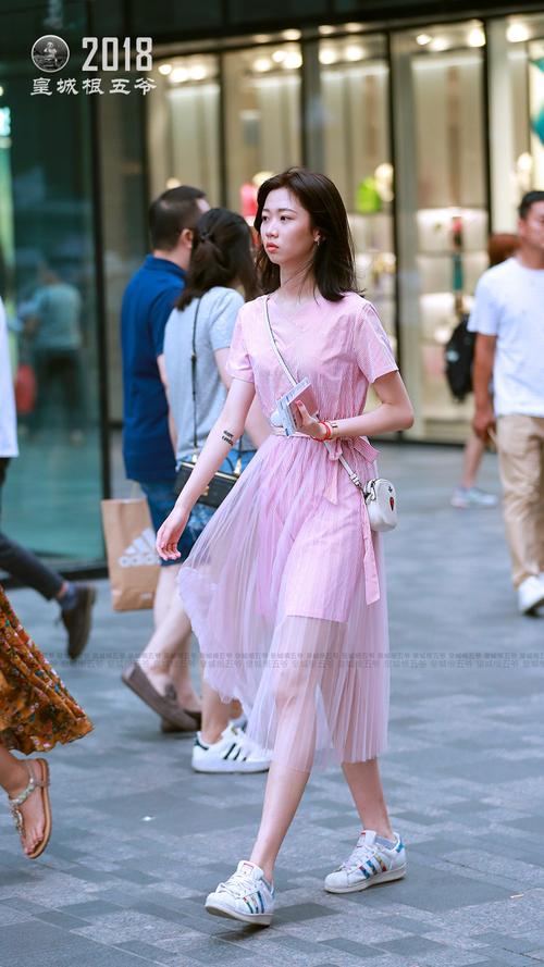 美女教师私处被细心对待